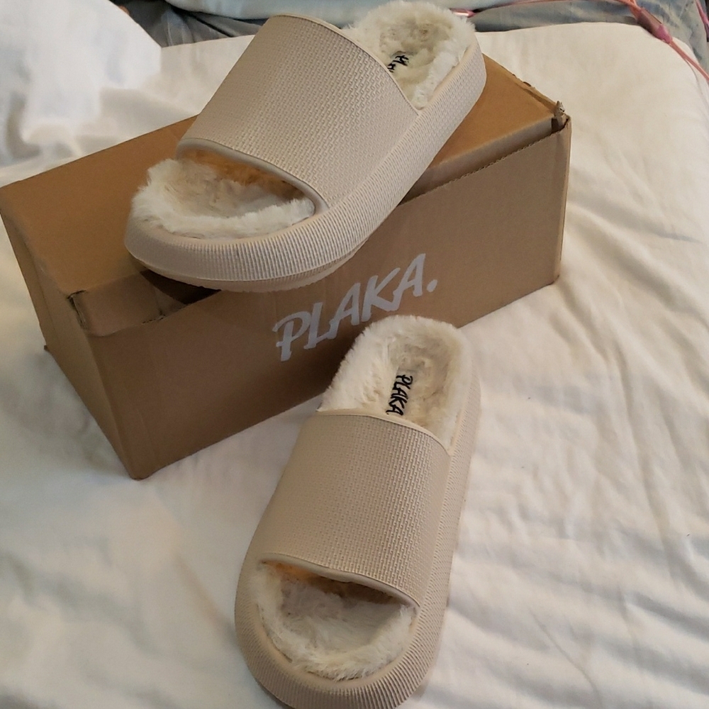 Plaka cloud slides